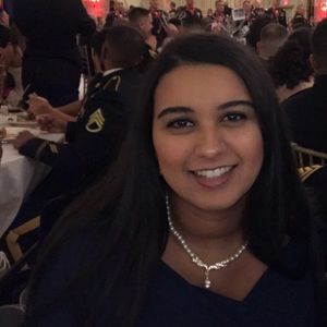 Meet your Posher, Alexis